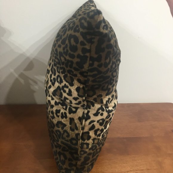 Leopard Print Faux Fur Decorative Throw Pillows (Set of 2) - Picture 2 of 4